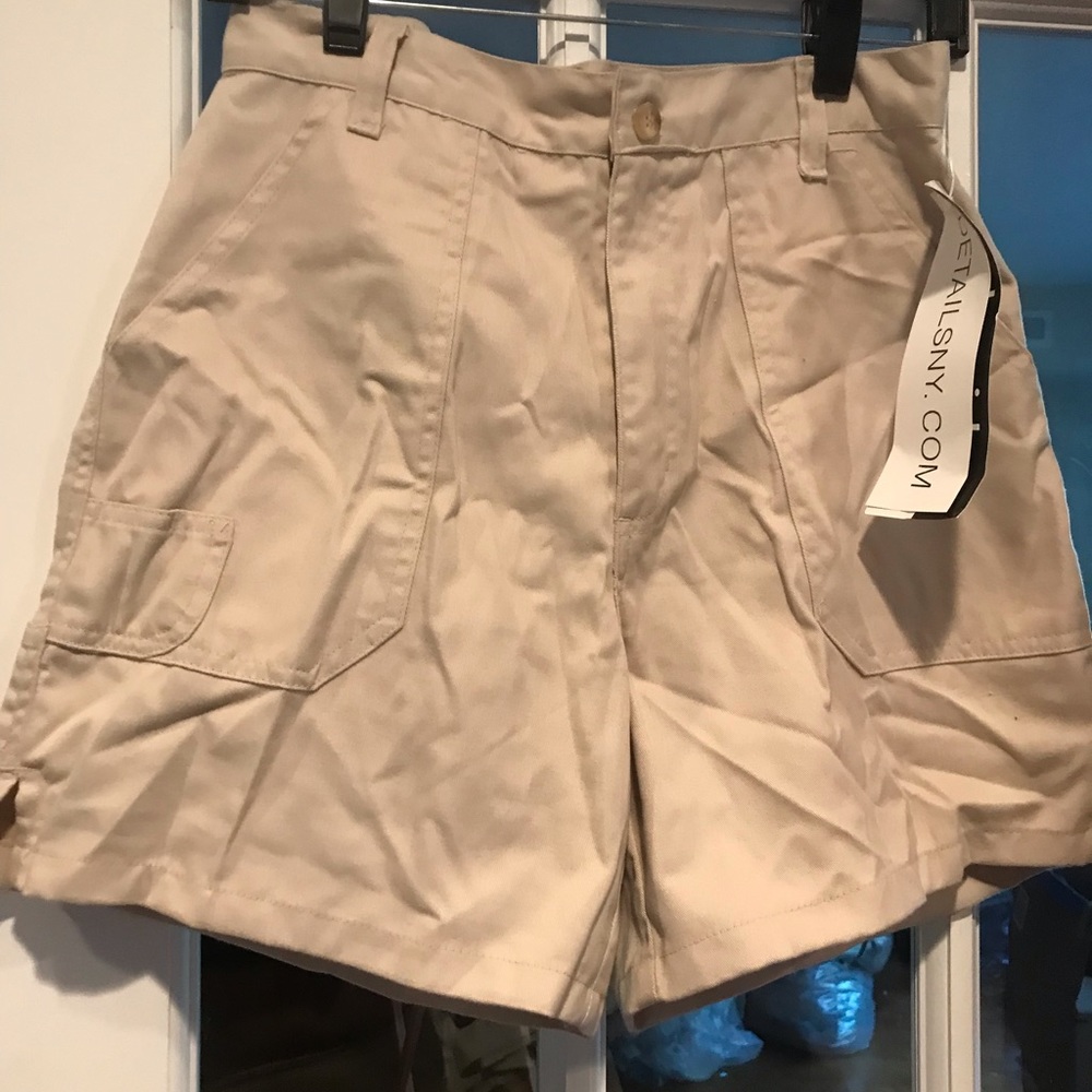 Details shorts